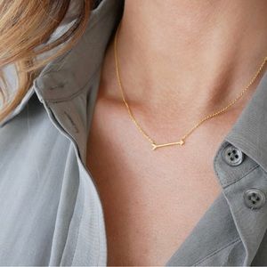 Stella and Dot gold arrow necklace